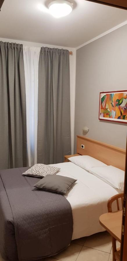 Double or Twin Room,945334456:JPEG